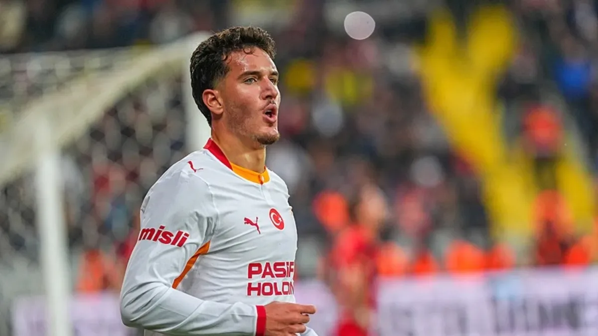 Deniz köpürdü