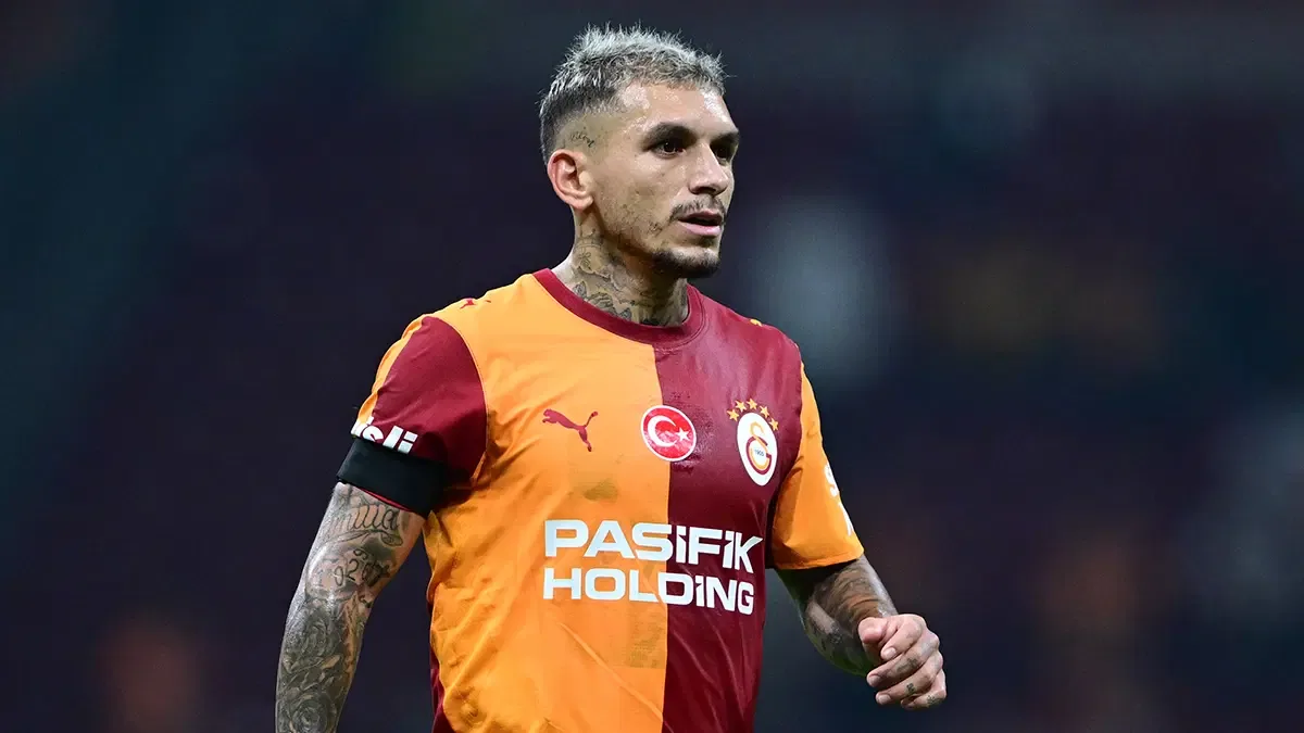 Lucas Torreira, Galatasaray kariyerinde ilk kez kırmızı kart gördü