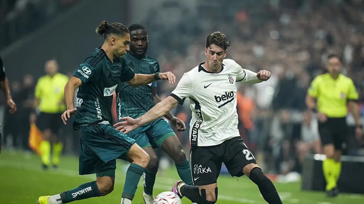 Beşiktaş, Vlahovic’e yapılan müdahalede kart çıkmamasına tepki gösterdi