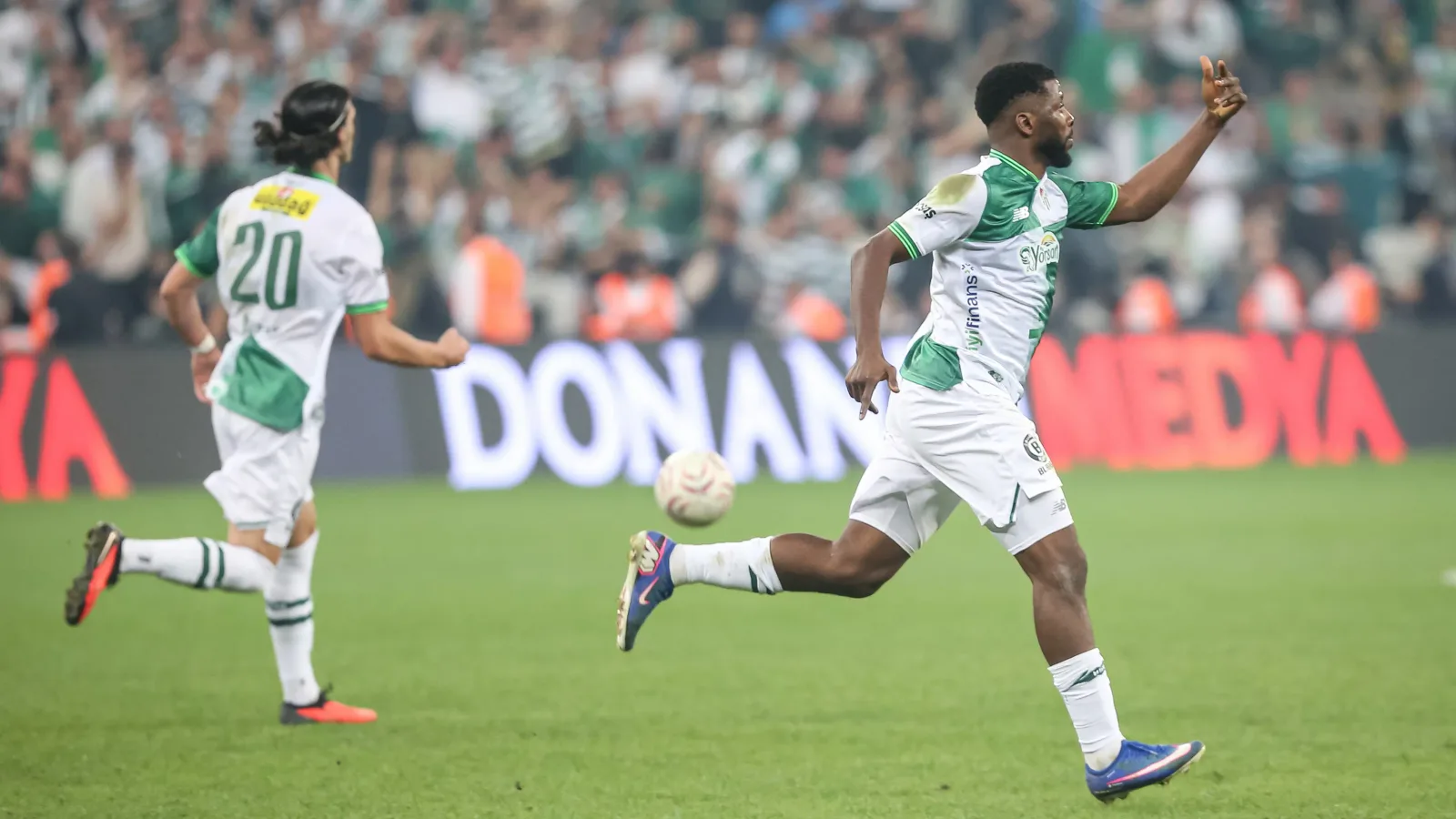 Bursaspor, Muğlaspor'u 3-0 yendi; Iheanacho iki gol attı