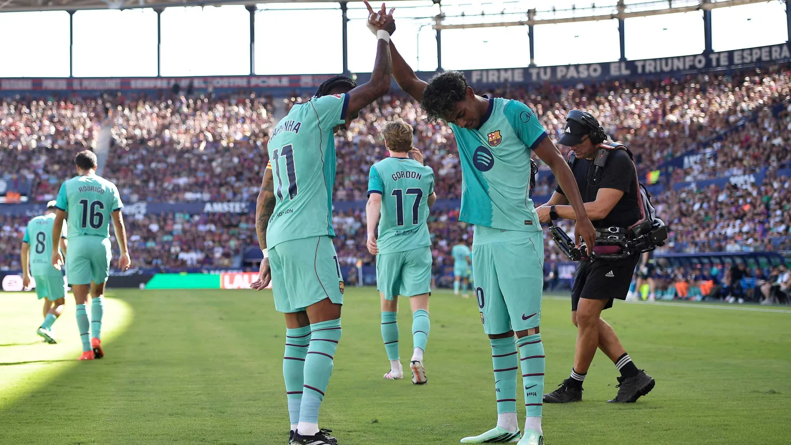 Barcelona, Levante deplasmanında 4-2 kazandı ve LaLiga’da 5’te 5 yaptı