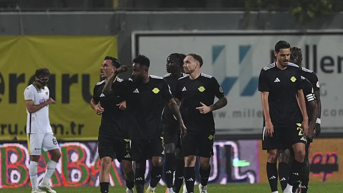 Turka Esenler Erokspor, İstanbulspor'u 1-0 yenerek ligde ilk galibiyetini aldı