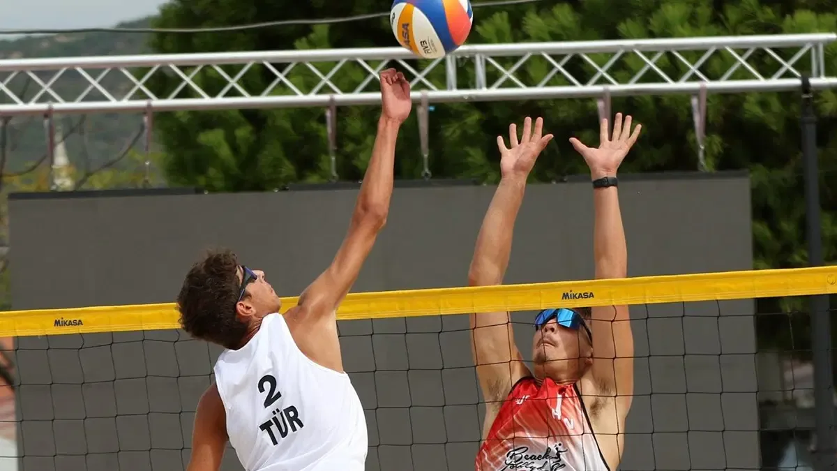 2026 CEV 18 Yaş Altı Avrupa Plaj Voleybolu Şampiyonası Foça’da başladı