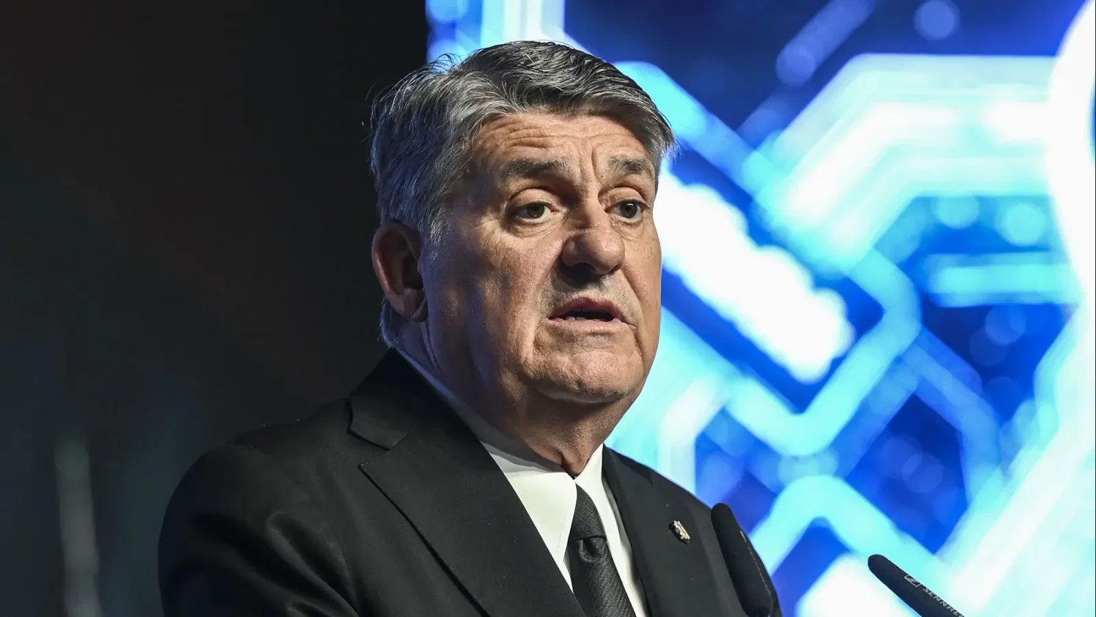 Serdal Adalı, Beşiktaş başkan adaylığı için yönetim kurulu listesini sundu