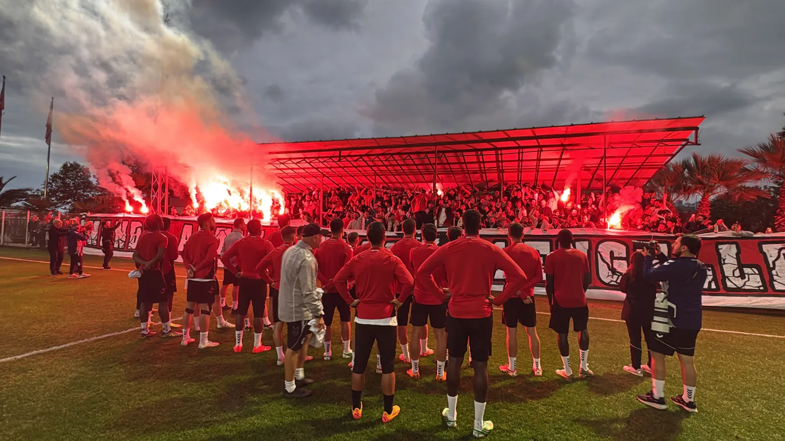 Samsunspor, Trabzonspor maçı öncesi taraftarıyla hazırlık yaptı