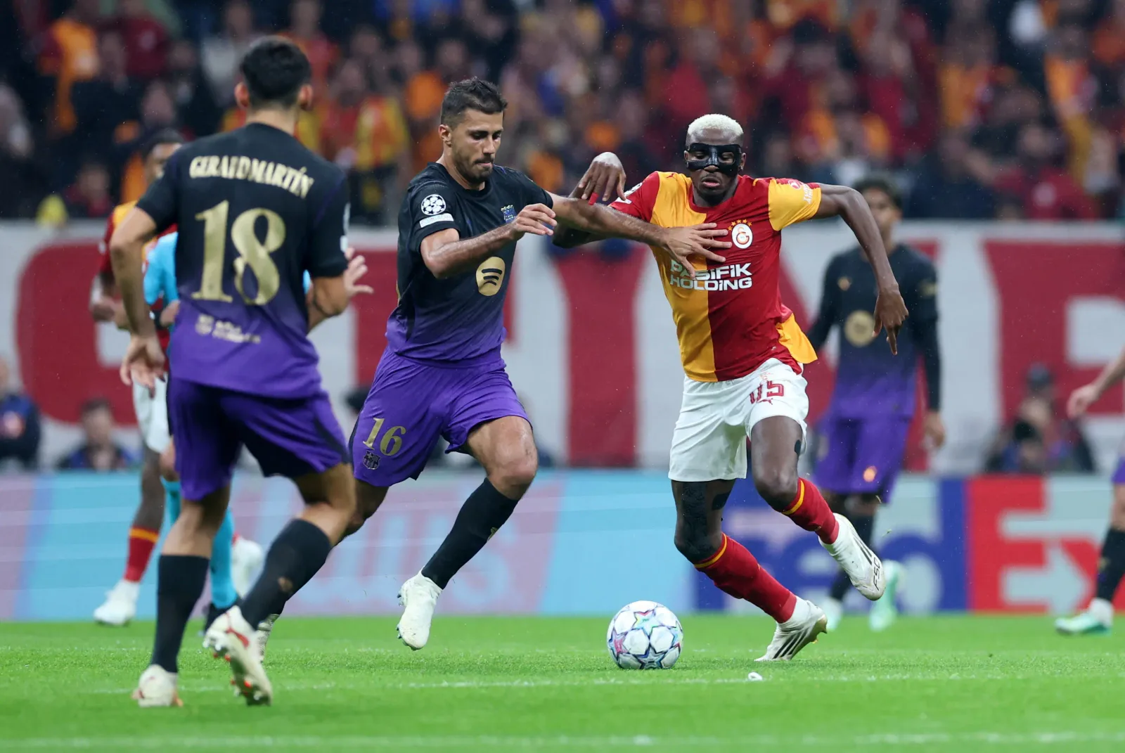 Galatasaray, Barcelona'ya 4-1 yenildi