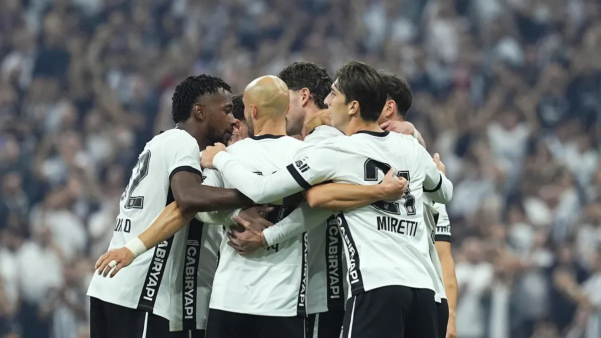 Spor yazarları Beşiktaş-Kocaelispor maçında hakem kararlarını ve oyun kontrolünü değerlendirdi