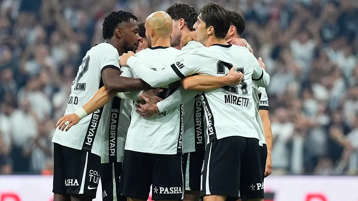 Beşiktaş’ın Kocaelispor galibiyeti sonrası yazarlar savunma sorunlarına dikkat çekti