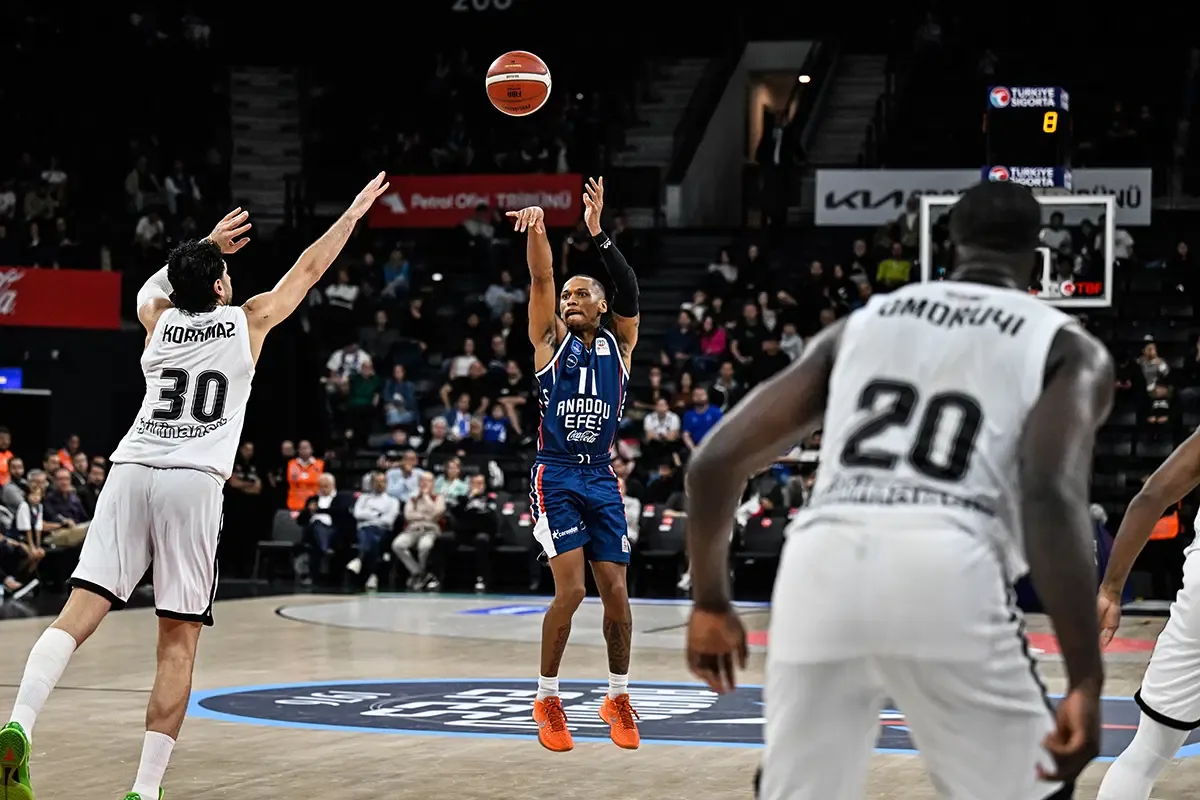 Anadolu Efes, Beşiktaş’ı 95-81 yenerek sezona galibiyetle başladı