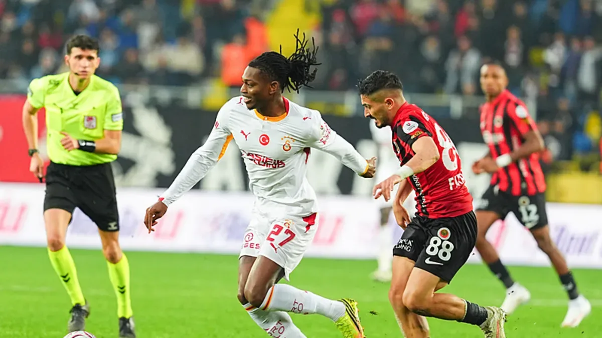 Galatasaray'da Rafael Leao için sıcak gelişme! Fenerbahçe derbisinde...