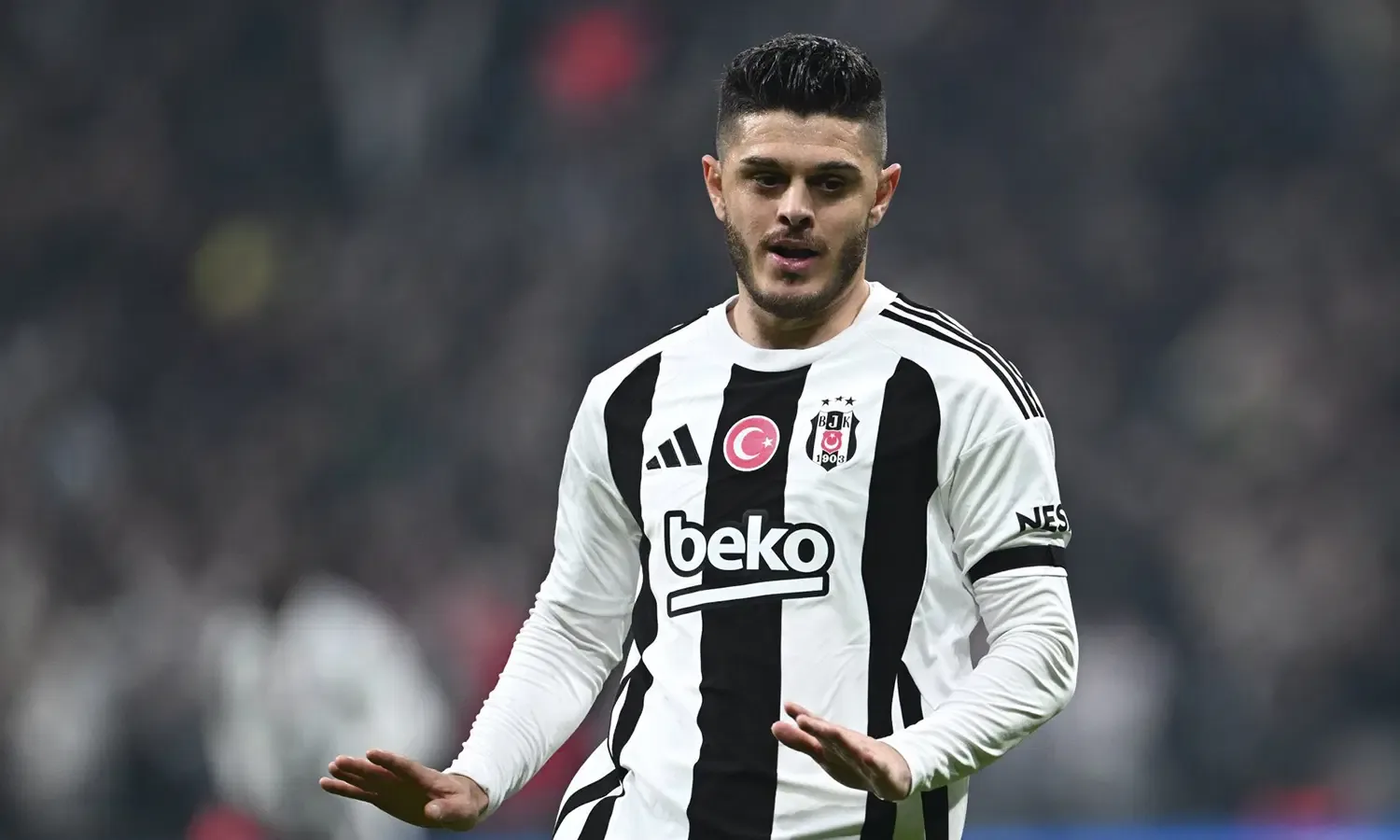 Beşiktaş, Milot Rashica’nın sağ uyluğunda gerilme ve kanama tespit edildiğini açıkladı