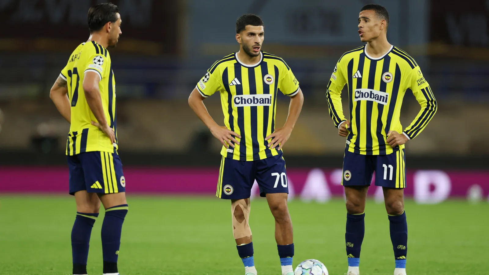 Aston Villa, Fenerbahçe’yi 6-0 mağlup etti; tribünlerden İsmail Kartal’a istifa çağrısı