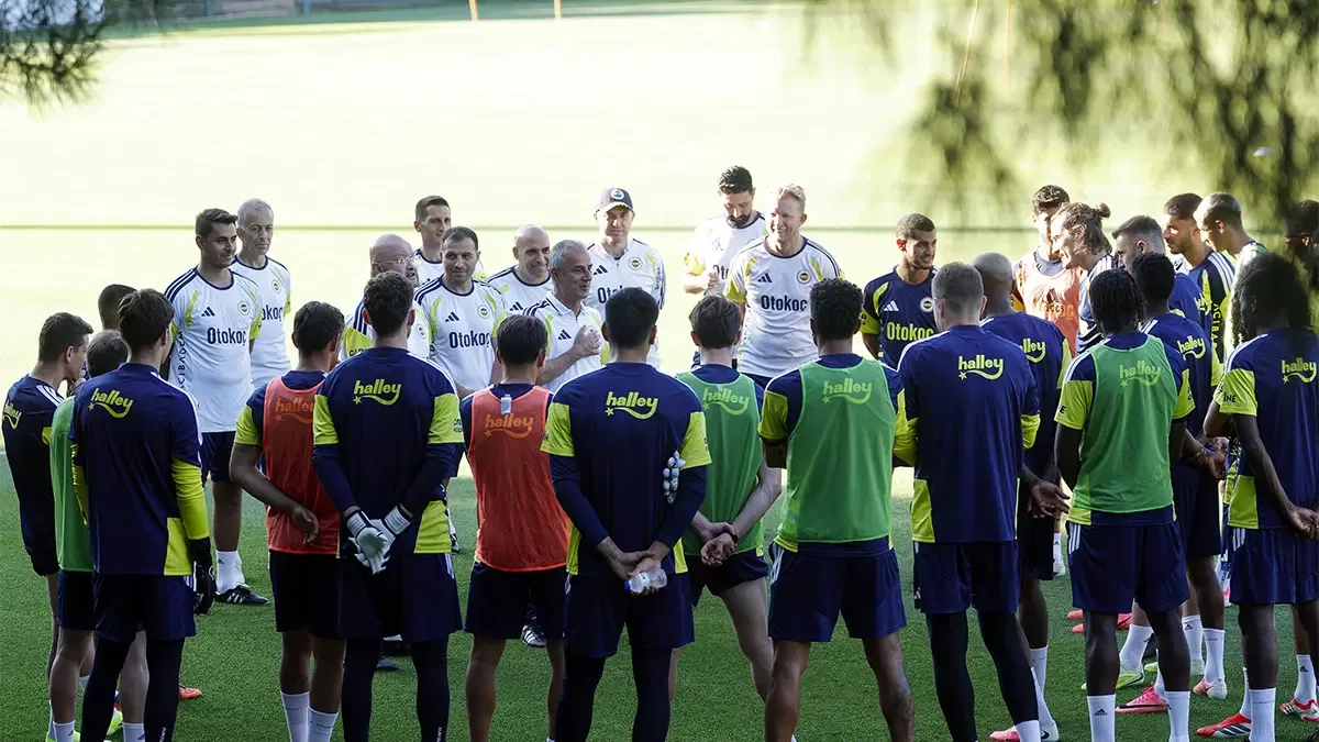 Fenerbahçe'nin Rodrigo Becao ile yollarını ayırdığı öne sürüldü