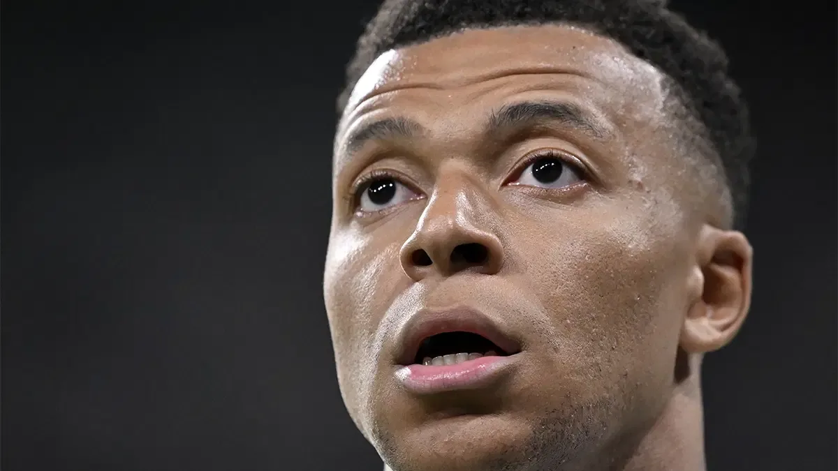 Ethan Mbappe, Fenerbahçe’ye önerildi; sarı-lacivertliler kararını raporlar sonrası verecek