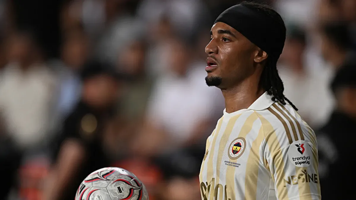Archie Brown, Rizespor maçında yeni taç kuralına takıldı