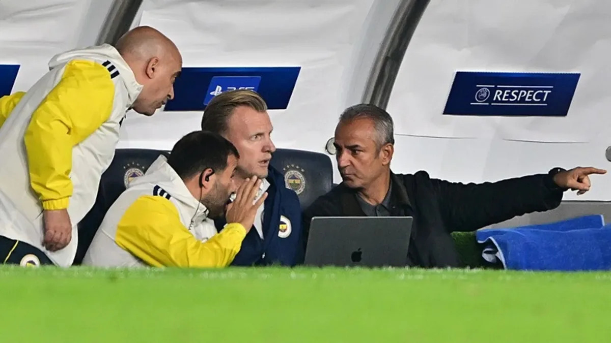 Fenerbahçe'de takımdan ilk o gidecek! Slavia Prag beraberliği sonrası...