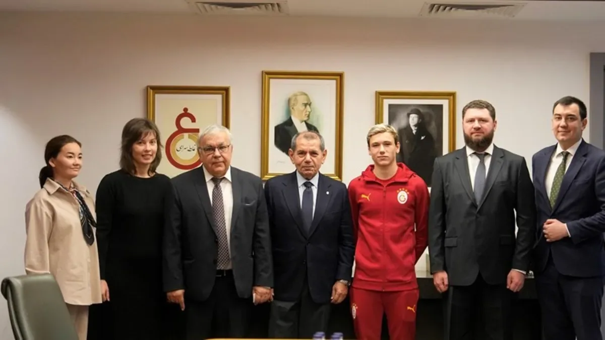 Rus heyetinden Galatasaray Başkanı Dursun Özbek'e ziyaret