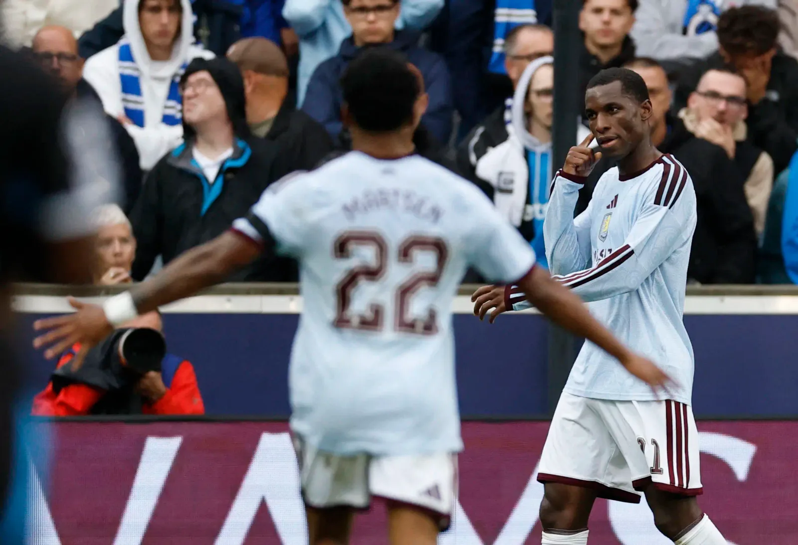 Aston Villa, Club Brugge'ü deplasmanda 3-2 yenerek Şampiyonlar Ligi'ne galibiyetle başladı