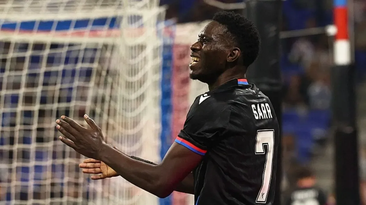 Ismaila Sarr’a 1 dakika ceza!