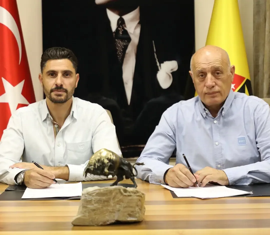 İstanbulspor, Özer Hurmacı ile 5 yıllık sözleşme imzaladı