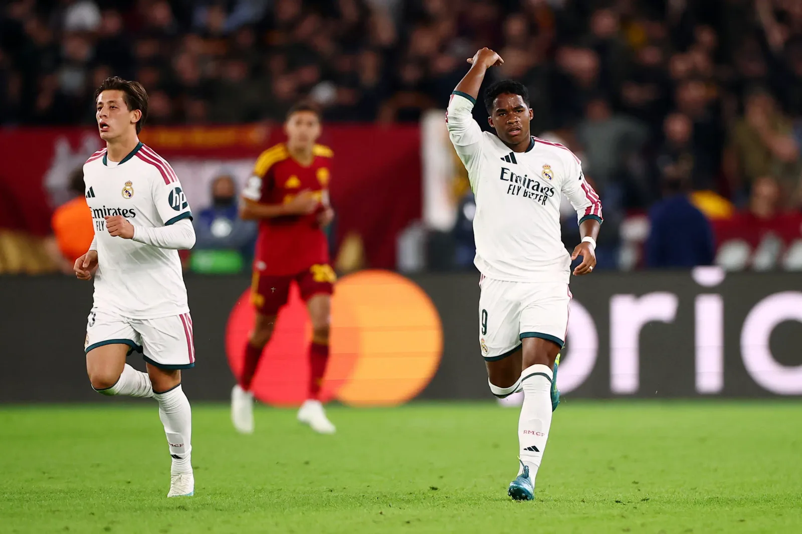Real Madrid, Roma karşısında 4-3 kazandı; Arda Güler iki asist yaptı