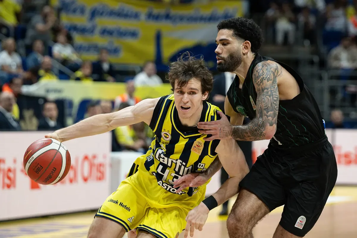 Fenerbahçe Tarfin, Biotekno Körfez Basket'i 85-84 yendi; Larkin ilk resmi maçına çıktı