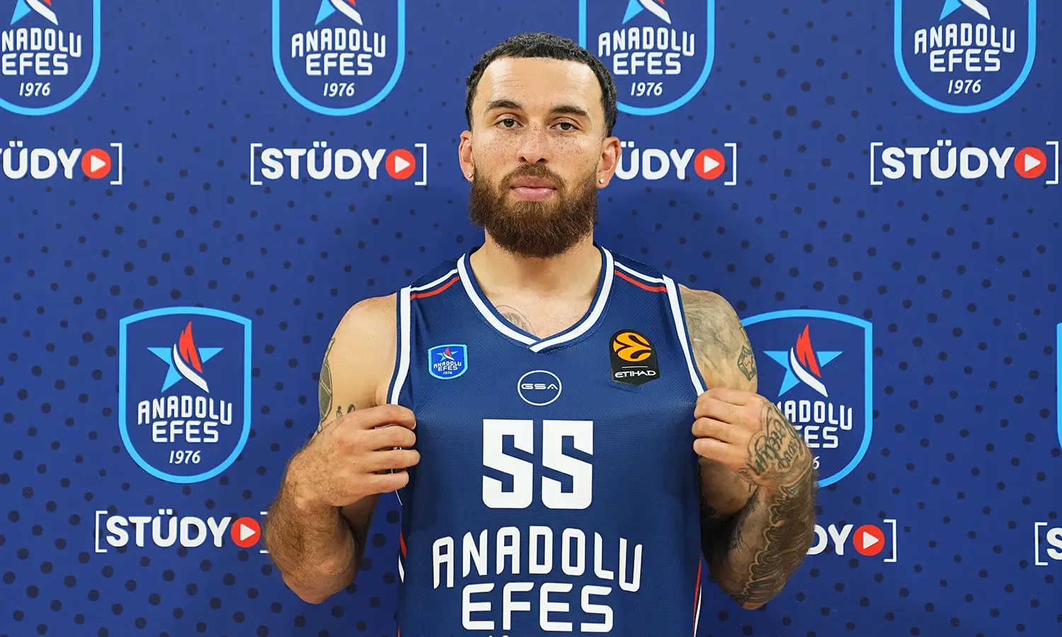 James: Anadolu Efes çok iyi bir takım kurdu, sezonu istediğimiz yerde bitirmek için gelişmeliyiz